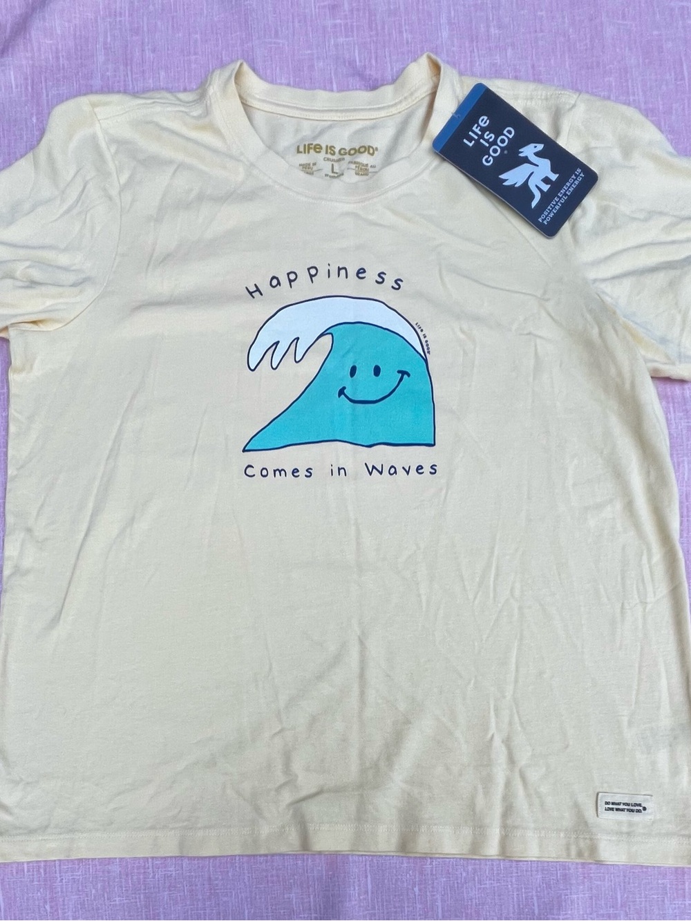 Life Is Good Cream Tee with Turquoise Wave Smiley Graphic. Size L. NWT.